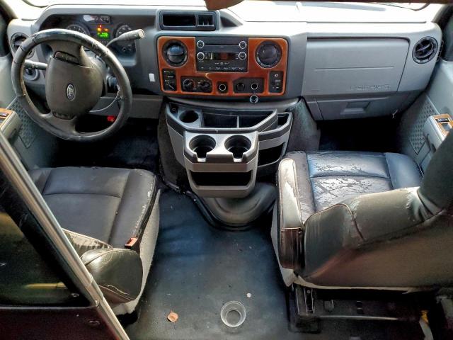 Ford Econoline E350 Super Duty Cutaway Van Image 10