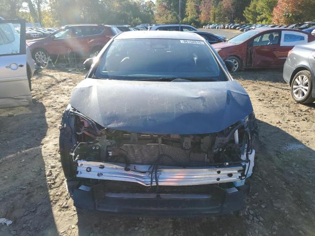 Toyota Prius Le Image 4