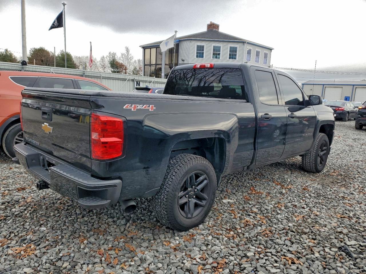 Chevrolet Silverado K1500 Custom Image 2