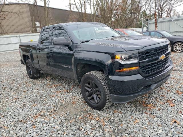 Chevrolet Silverado K1500 Custom Image 5