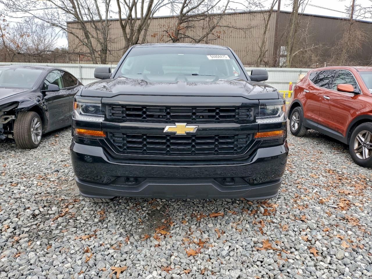 Chevrolet Silverado K1500 Custom Image 4