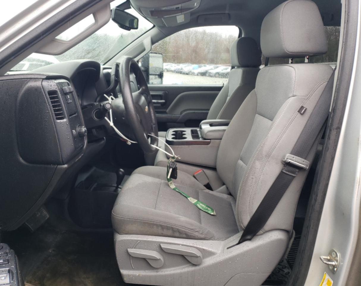 Chevrolet Silverado K2500 Heavy Duty Image 7