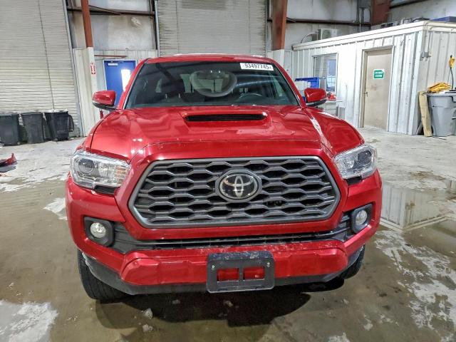 Toyota Tacoma Double Cab Image 3