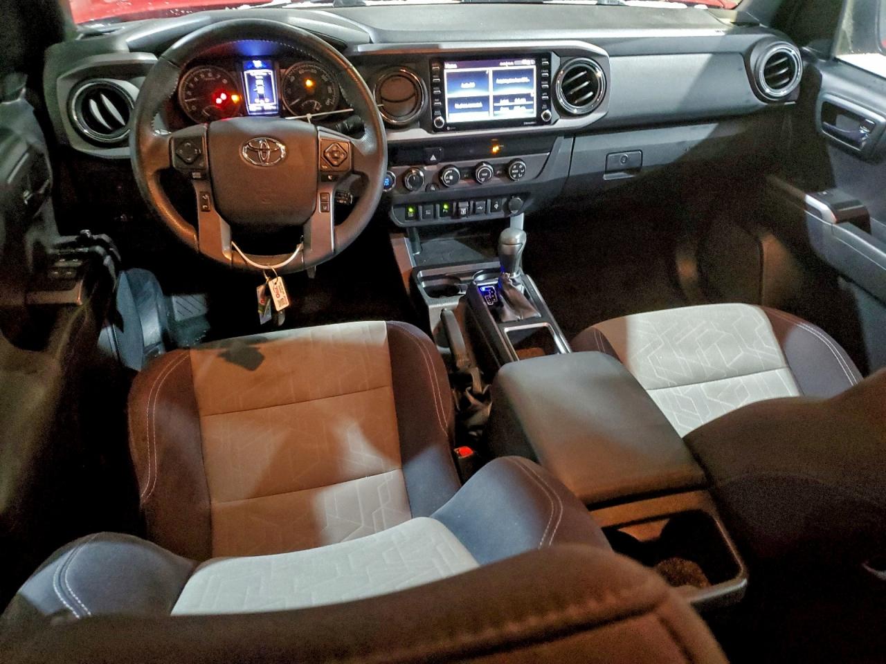 Toyota Tacoma Double Cab Image 8