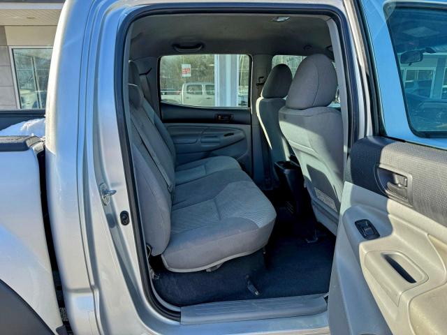 Toyota Tacoma Double Cab Image 9