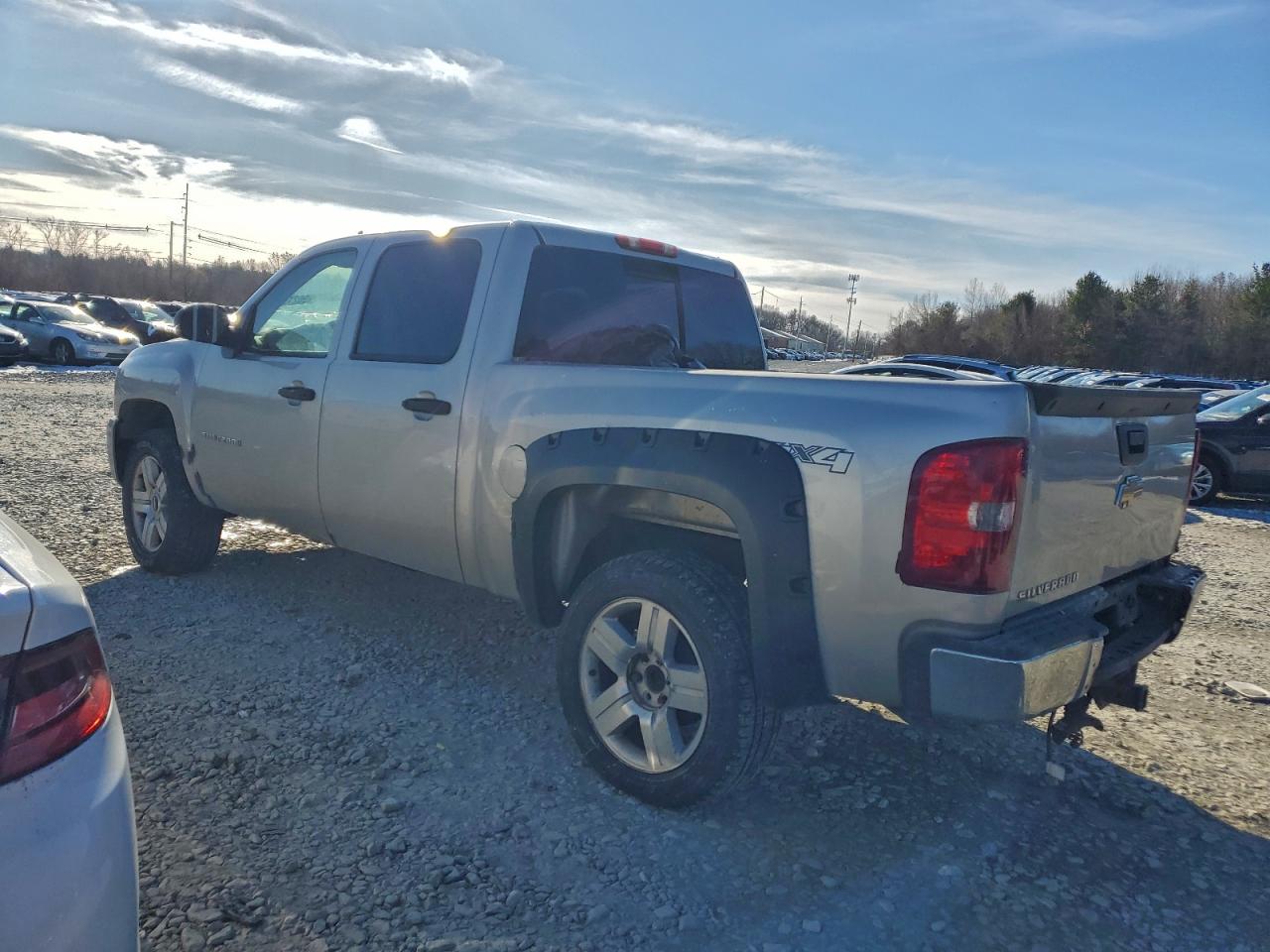Chevrolet Silverado K1500 Crew Cab Image 9
