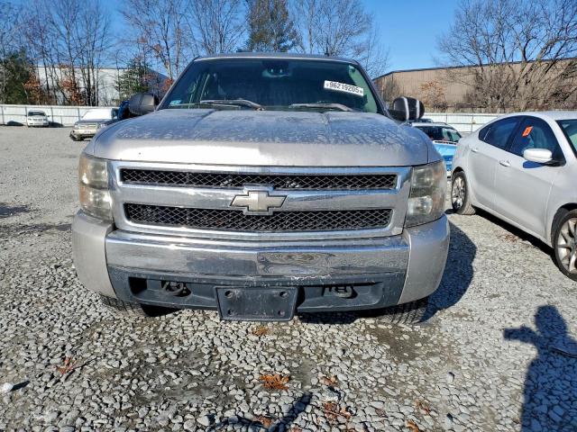 Chevrolet Silverado K1500 Crew Cab Image 2