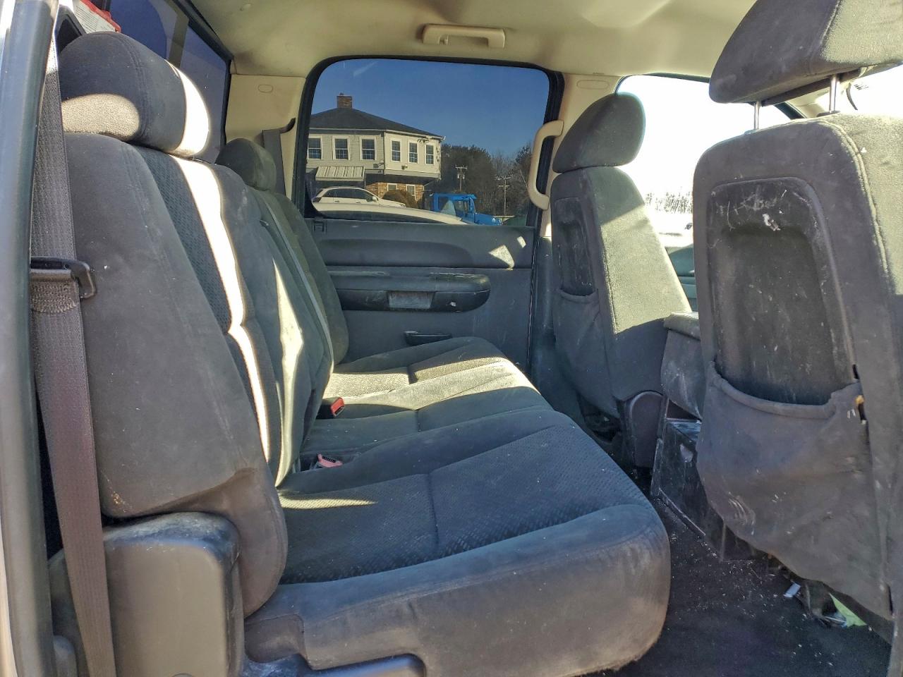 Chevrolet Silverado K1500 Crew Cab Image 11