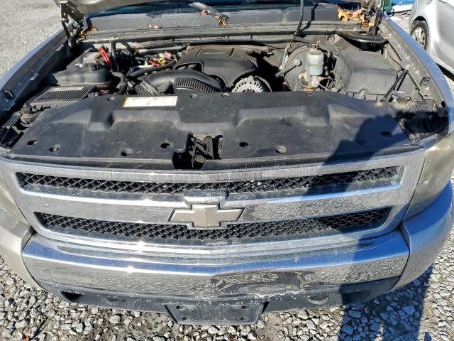 Chevrolet Silverado K1500 Crew Cab Image 12