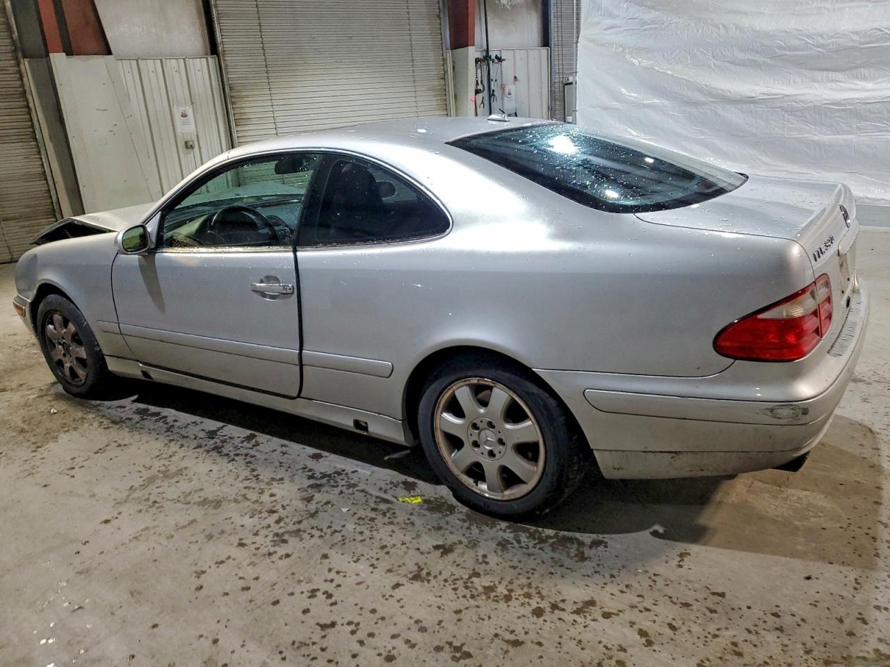 Mercedes-Benz Clk-class 320 Image 10