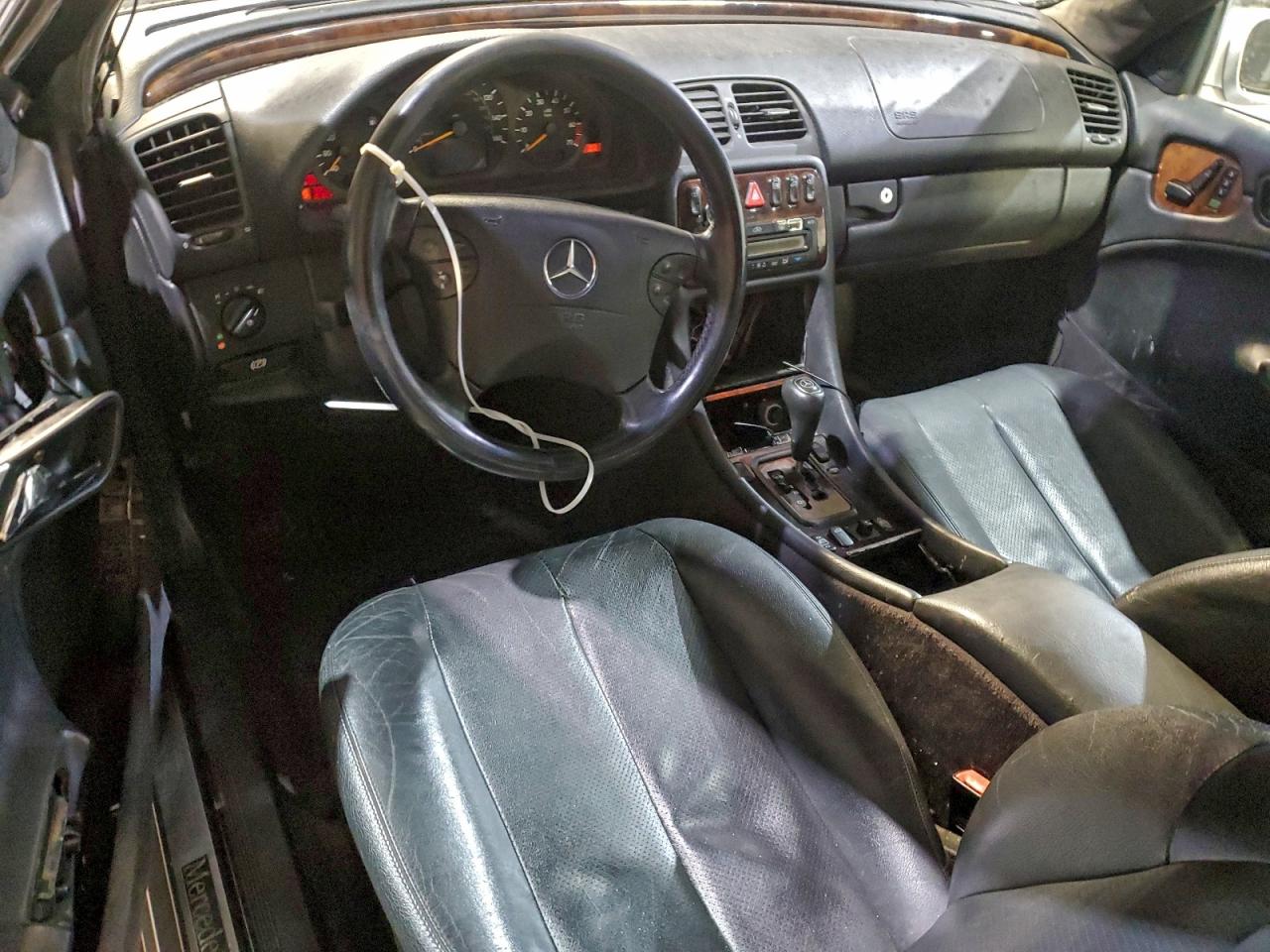 Mercedes-Benz Clk-class 320 Image 11