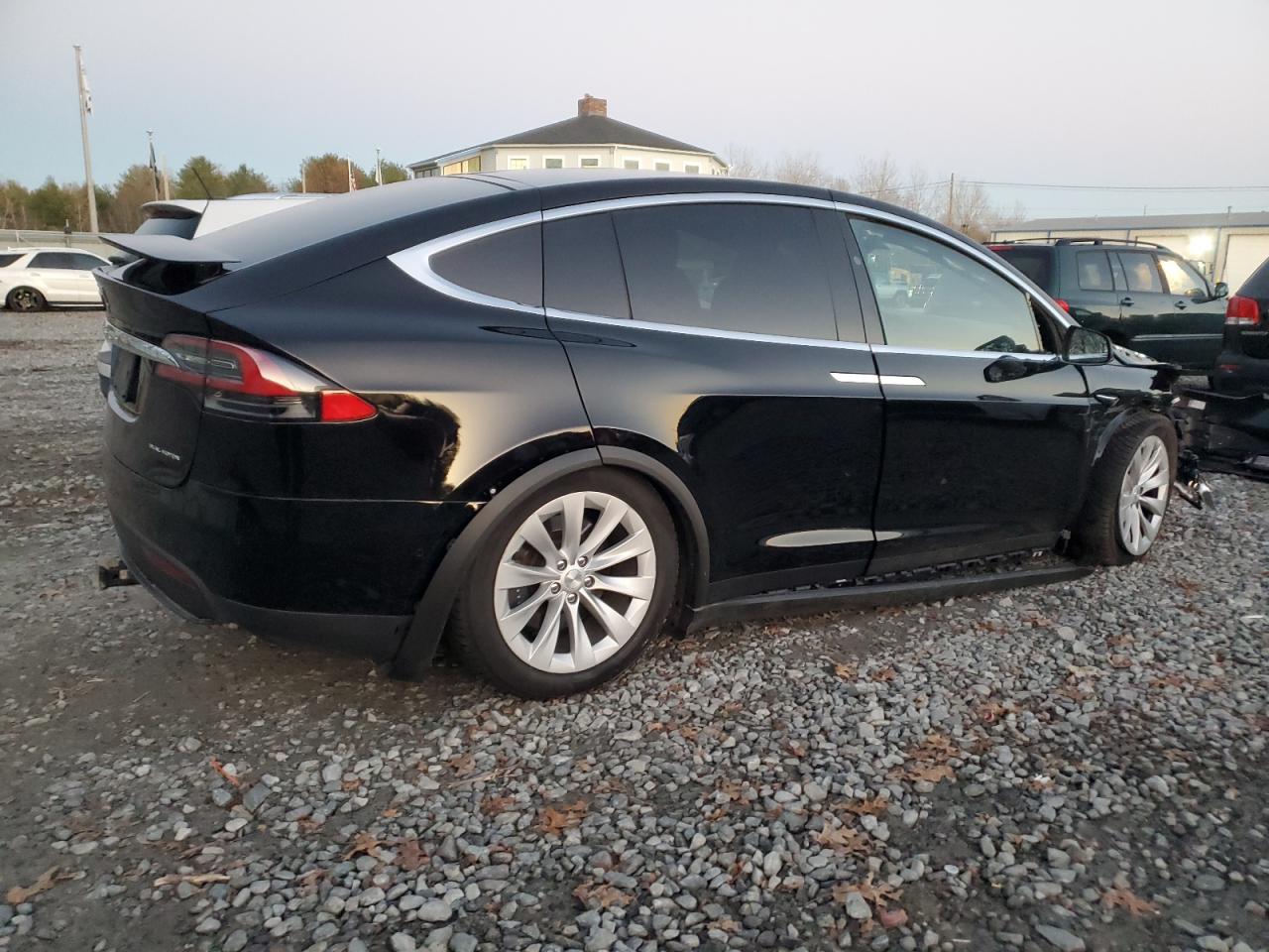 Tesla Model X Image 4