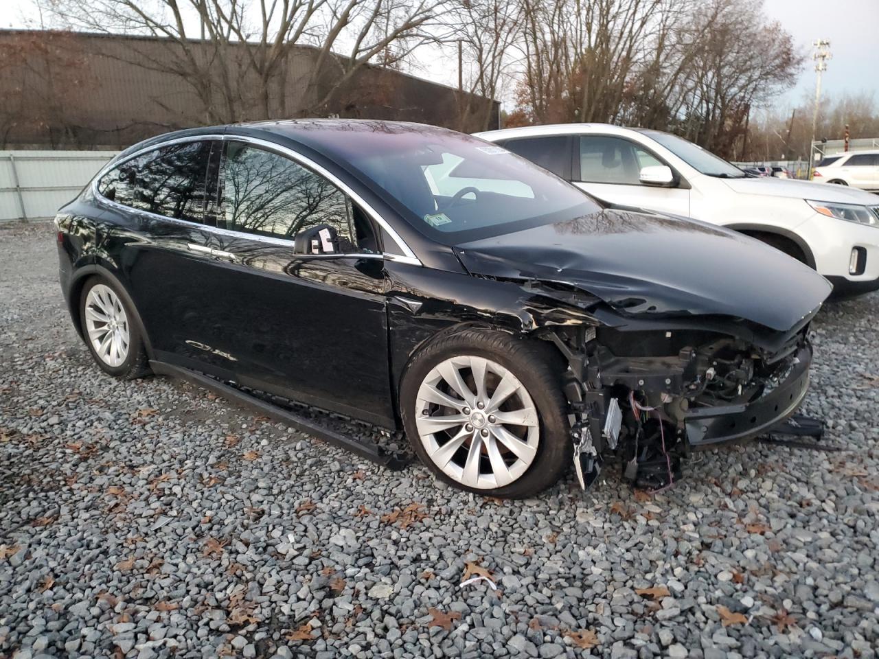 Tesla Model X Image 13