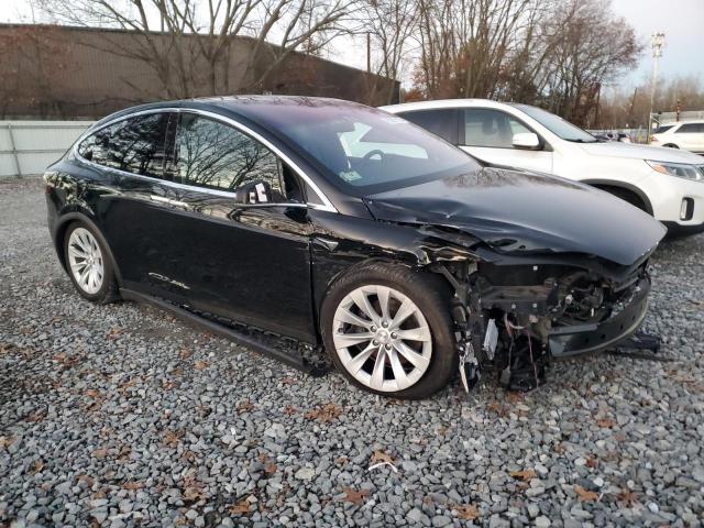 Tesla Model X Image 13