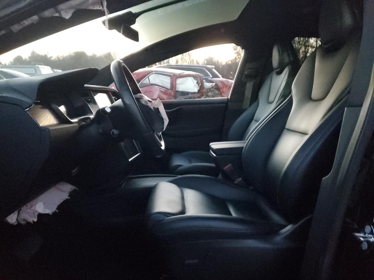 Tesla Model X Image 8