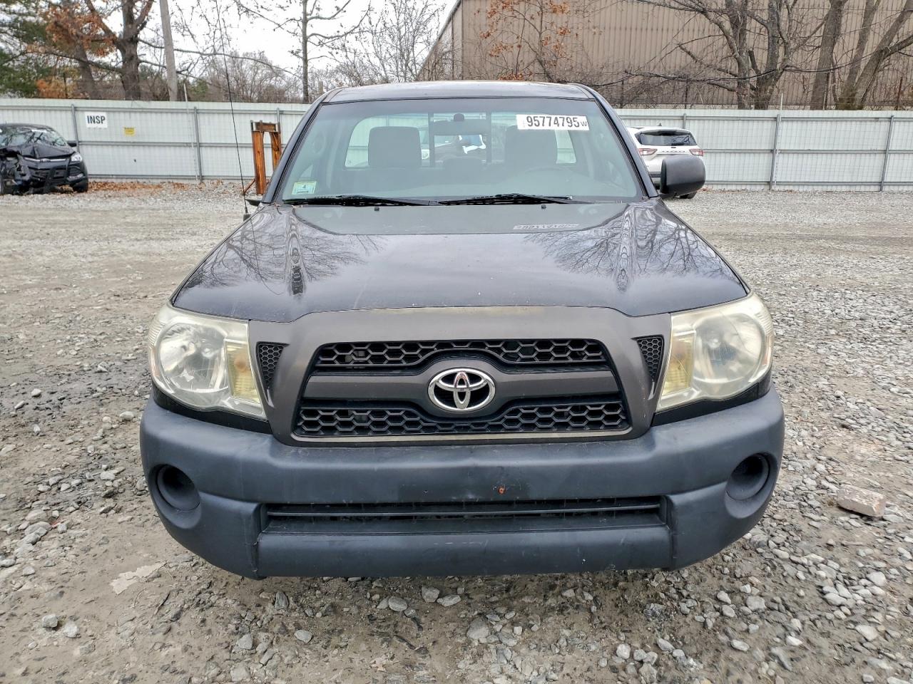 Toyota Tacoma Image 7