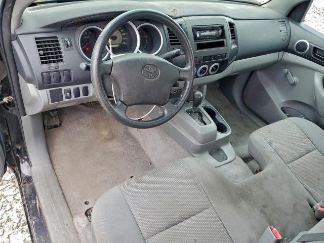 Toyota Tacoma Image 12