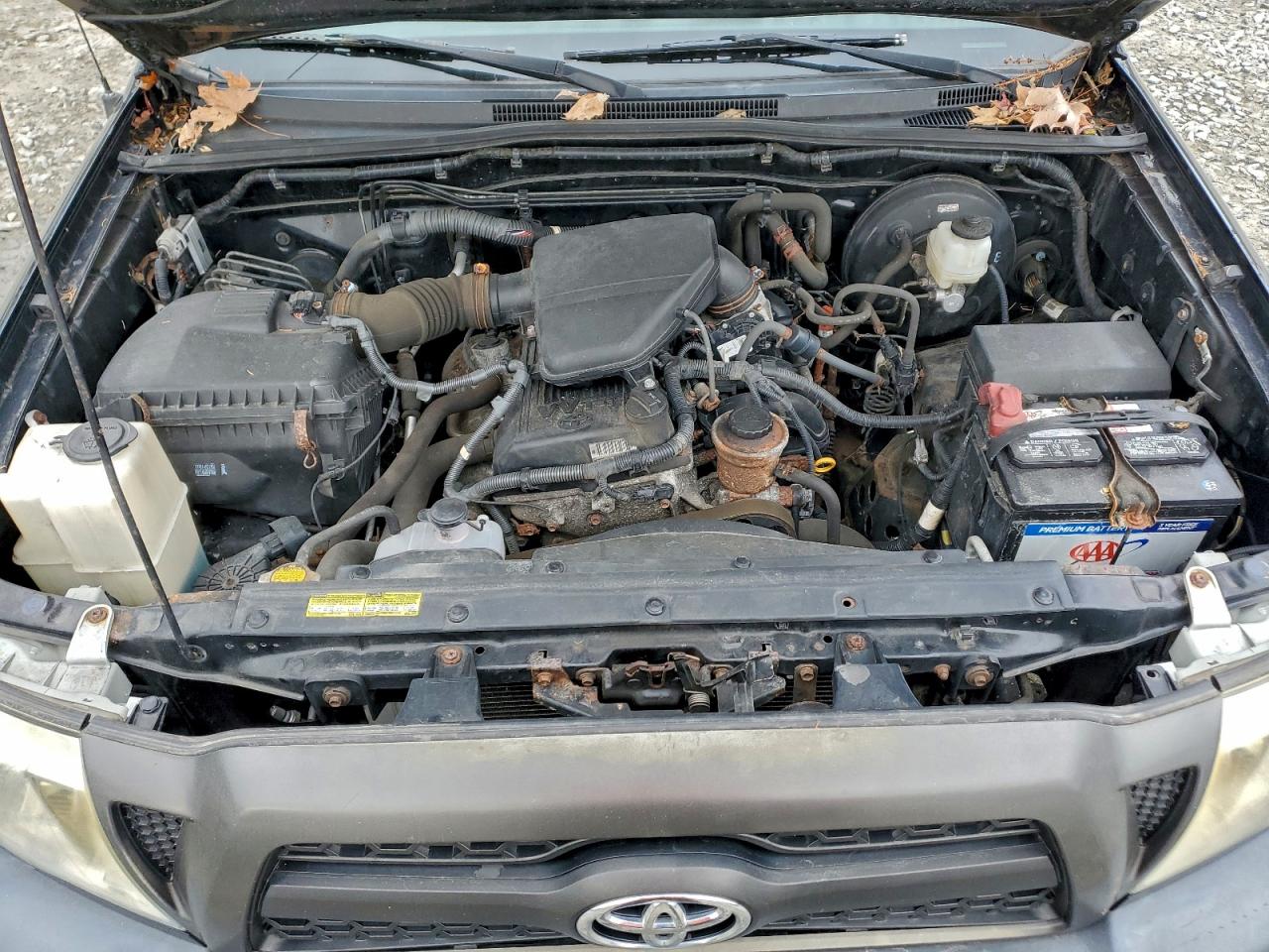 Toyota Tacoma Image 2