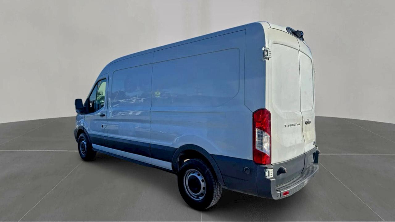 Ford Transit T-250 Image 5
