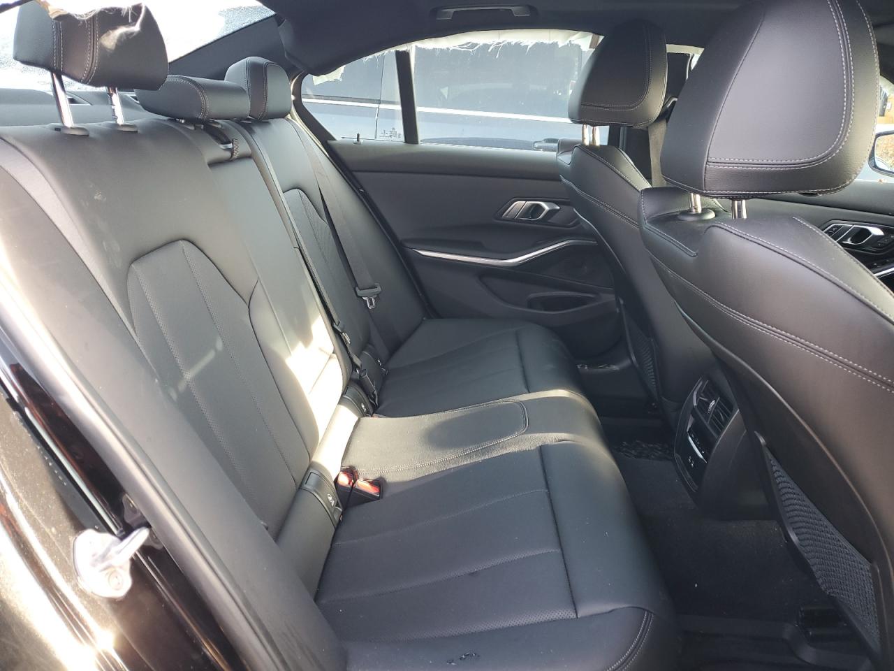 BMW 3 Series Image 11