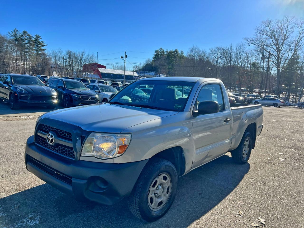 Toyota Tacoma Image 2