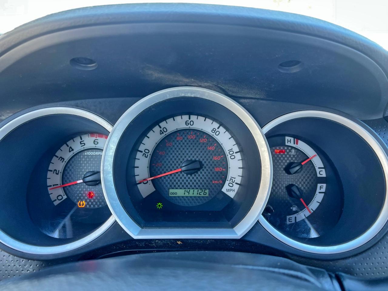 Toyota Tacoma Image 8