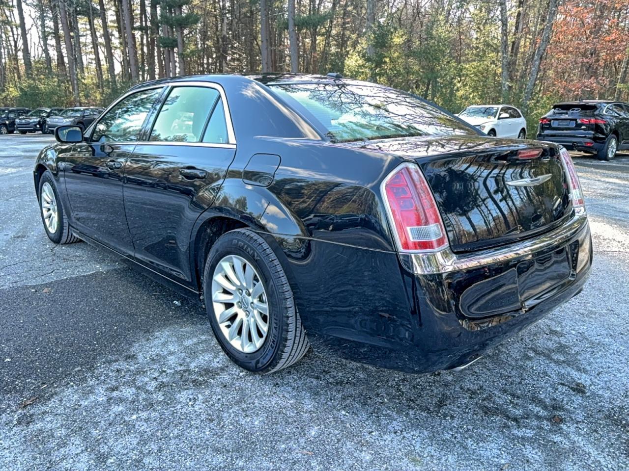 Chrysler 300 Image 9