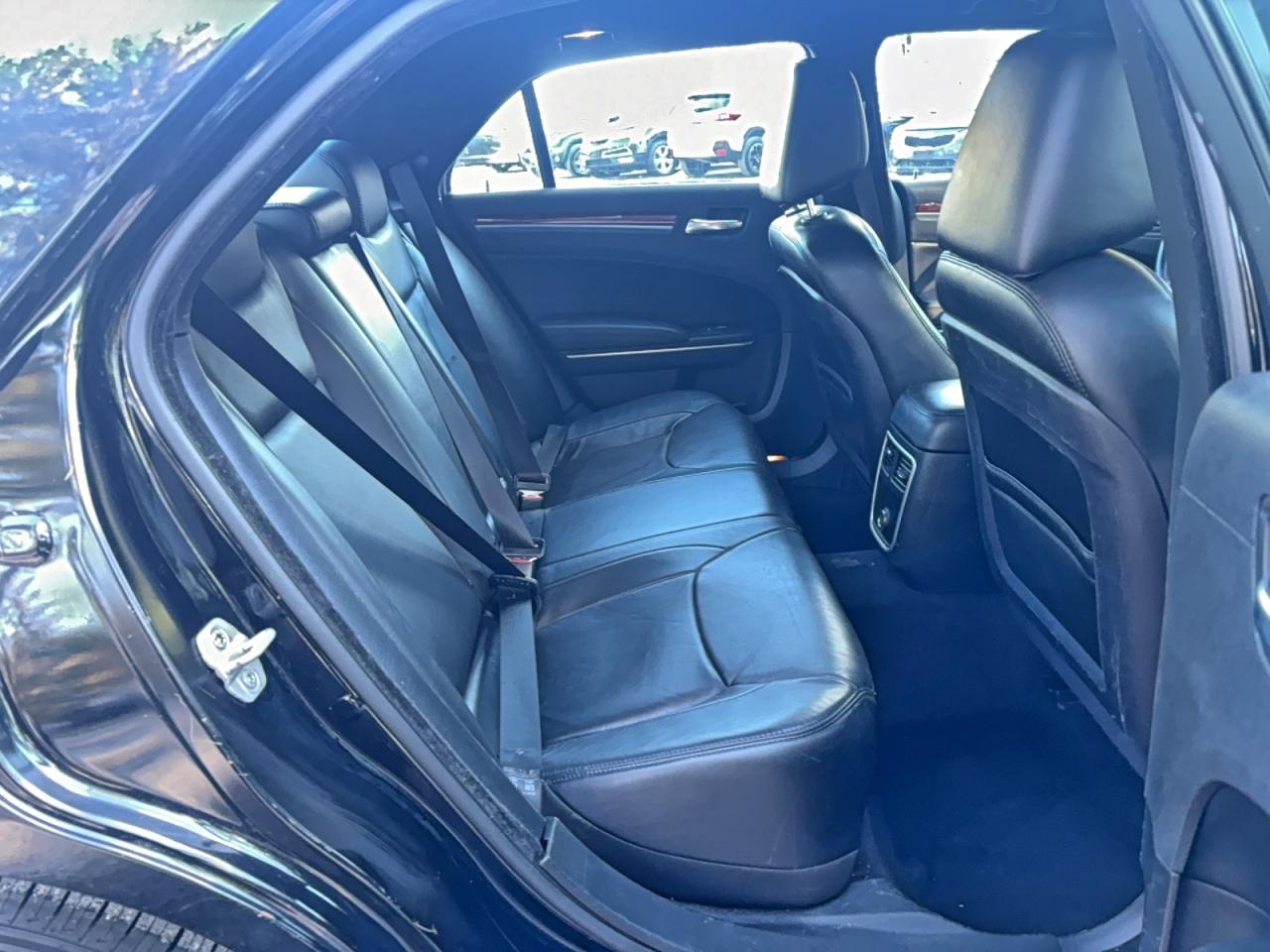 Chrysler 300 Image 4