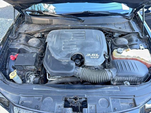 Chrysler 300 Image 10