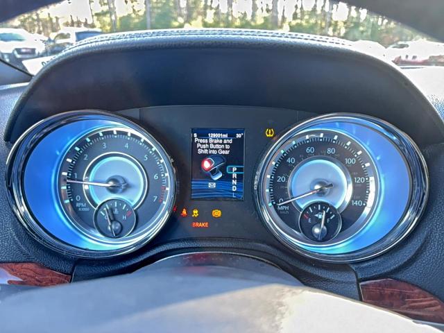 Chrysler 300 Image 8