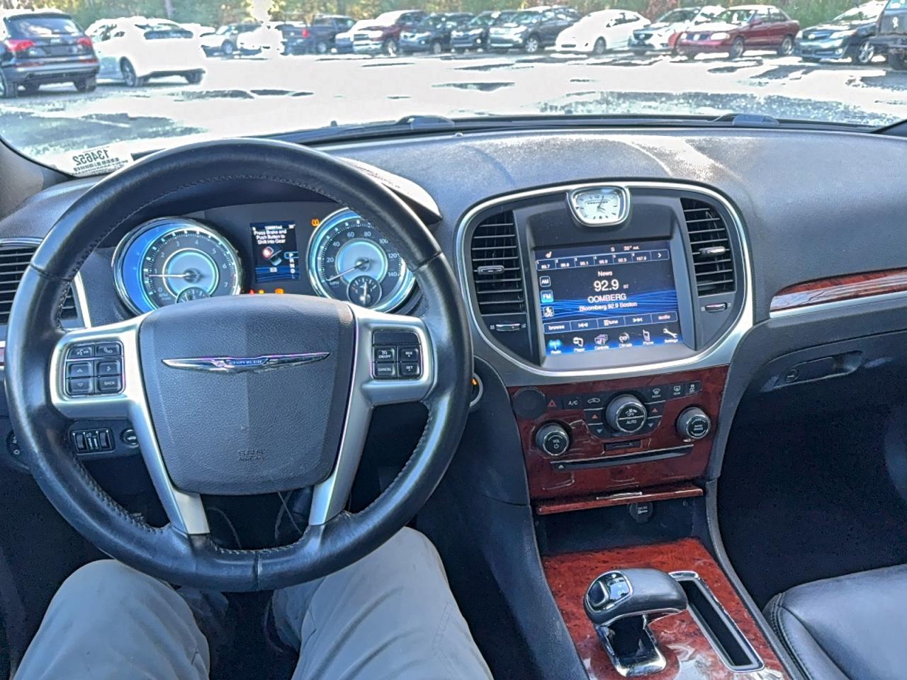 Chrysler 300 Image 2