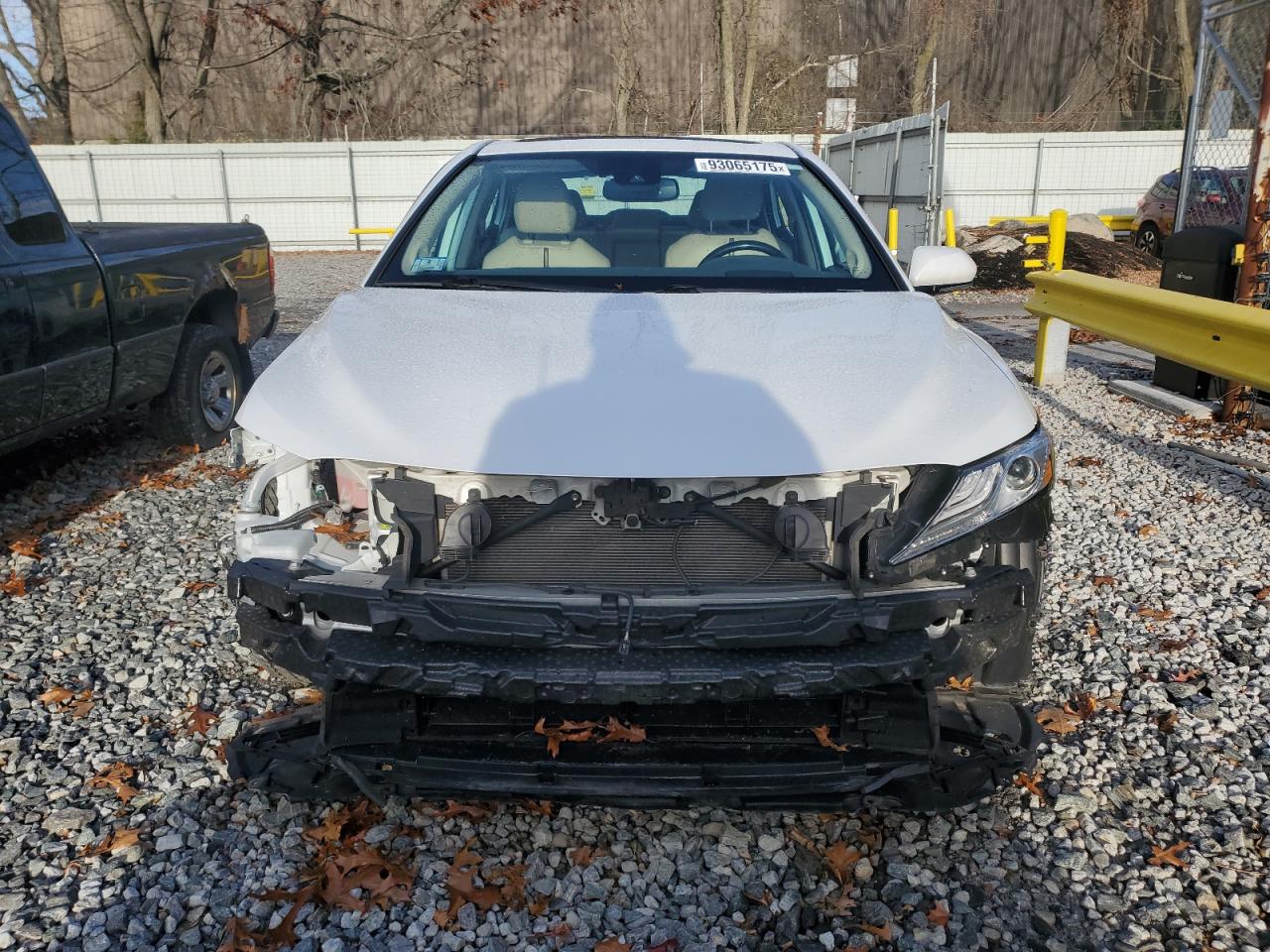 Toyota Camry Hybrid Image 3
