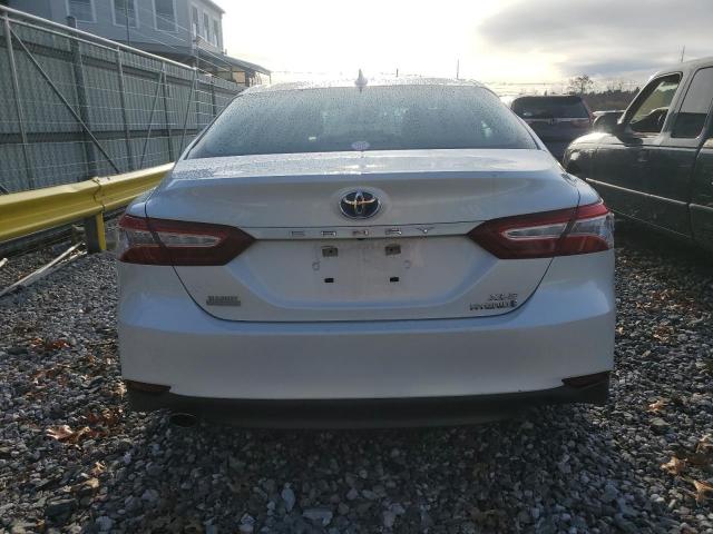 Toyota Camry Hybrid Image 4