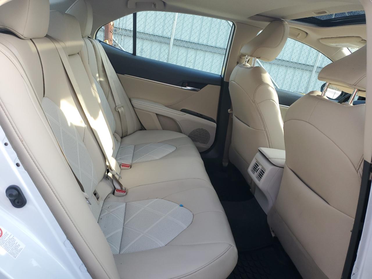 Toyota Camry Hybrid Image 8