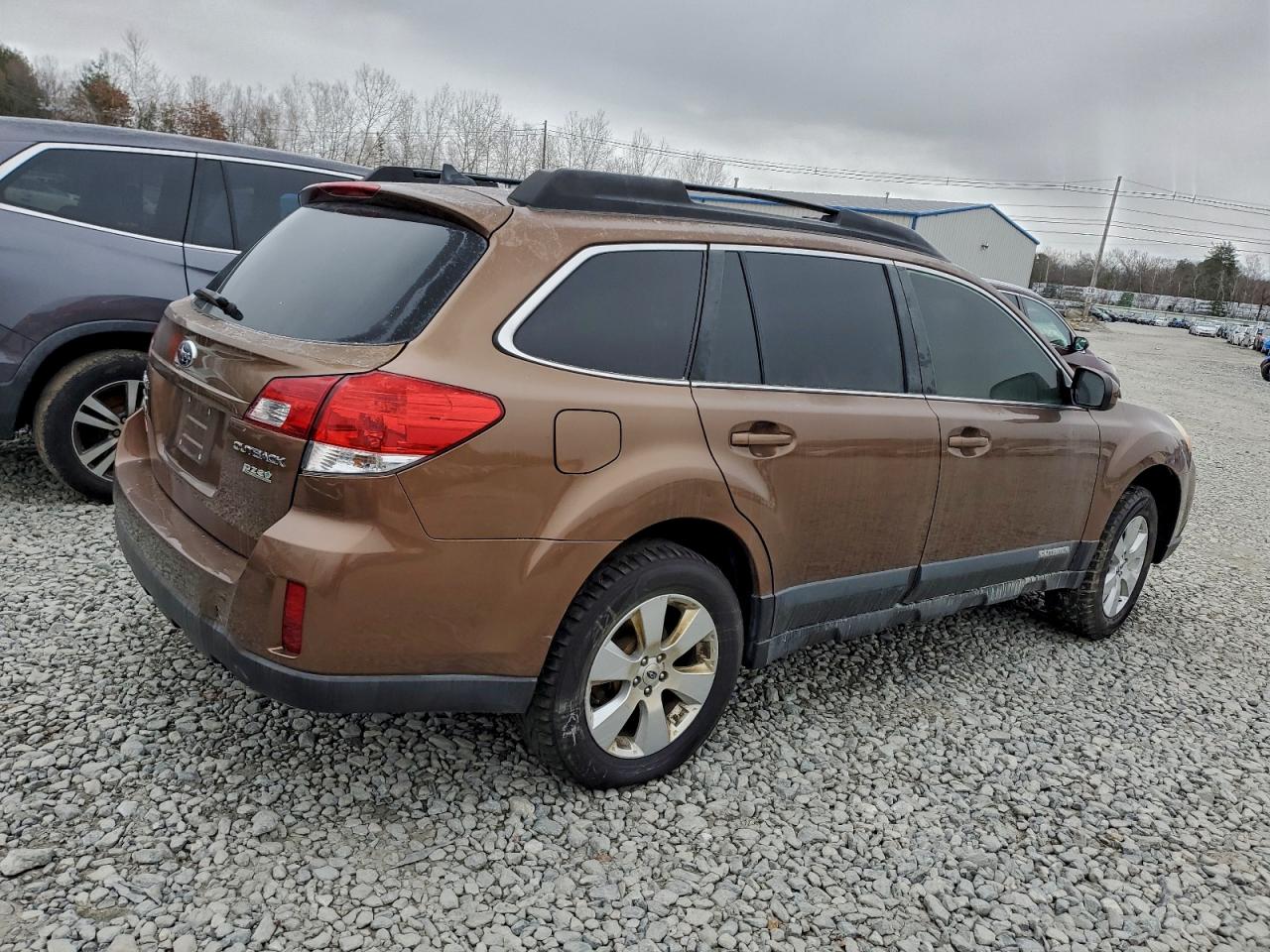 Subaru Outback 2.5i Limited Image 5