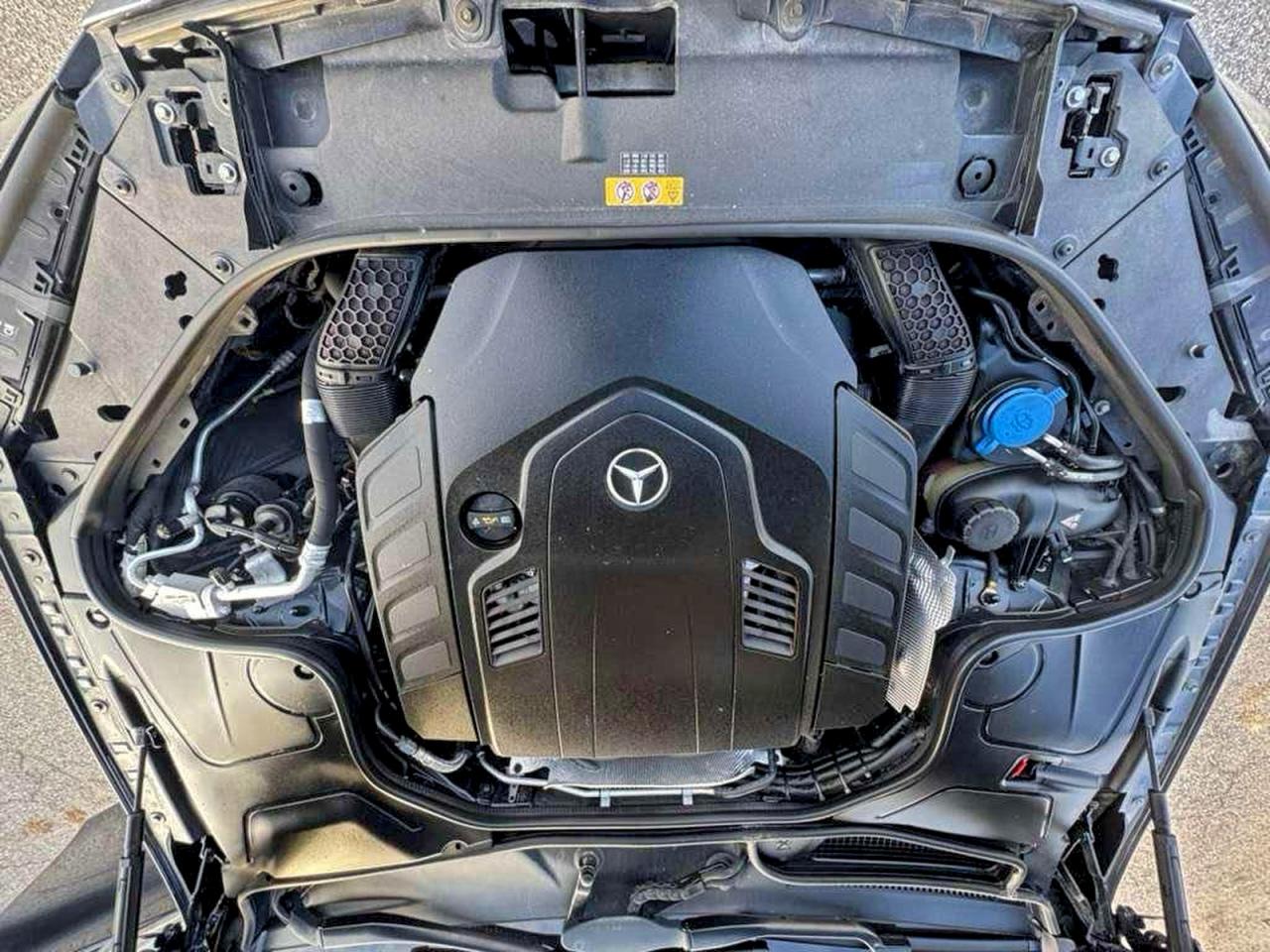 Mercedes-Benz S-Class 560 4matic Image 10