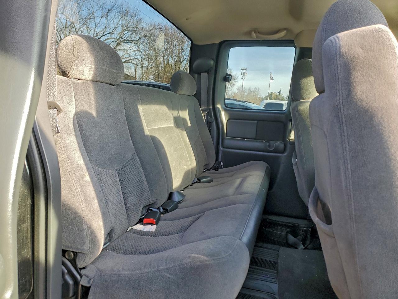 Chevrolet Silverado K1500 Image 8