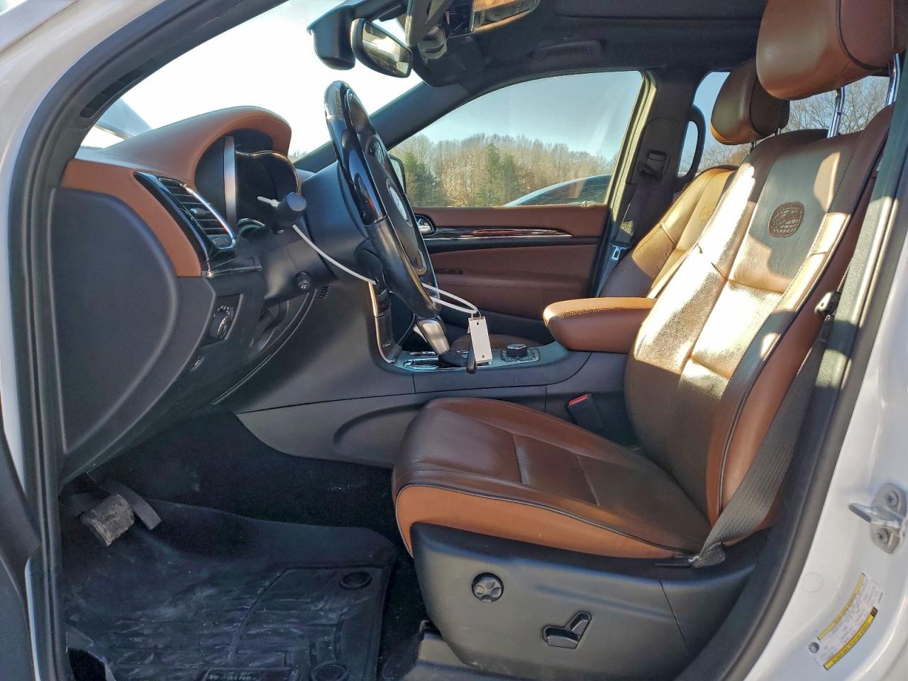 Jeep Grand Cherokee Overland Image 8