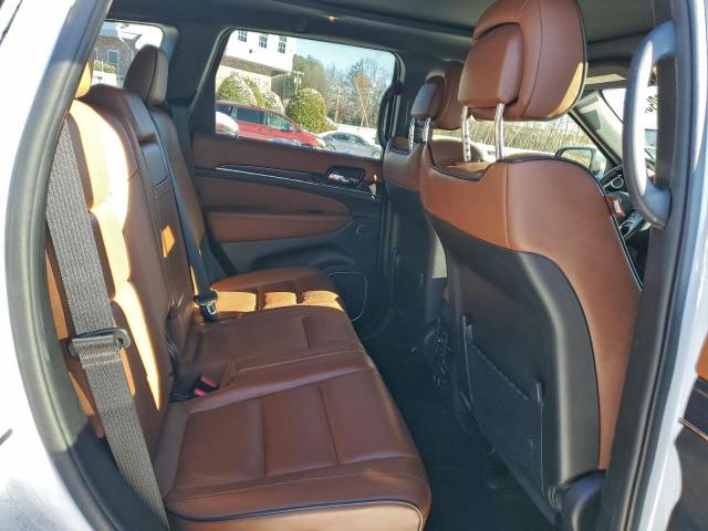 Jeep Grand Cherokee Overland Image 12