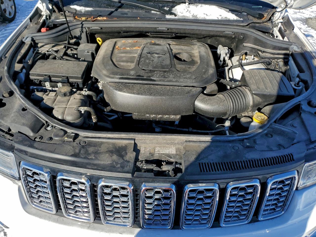 Jeep Grand Cherokee Overland Image 13