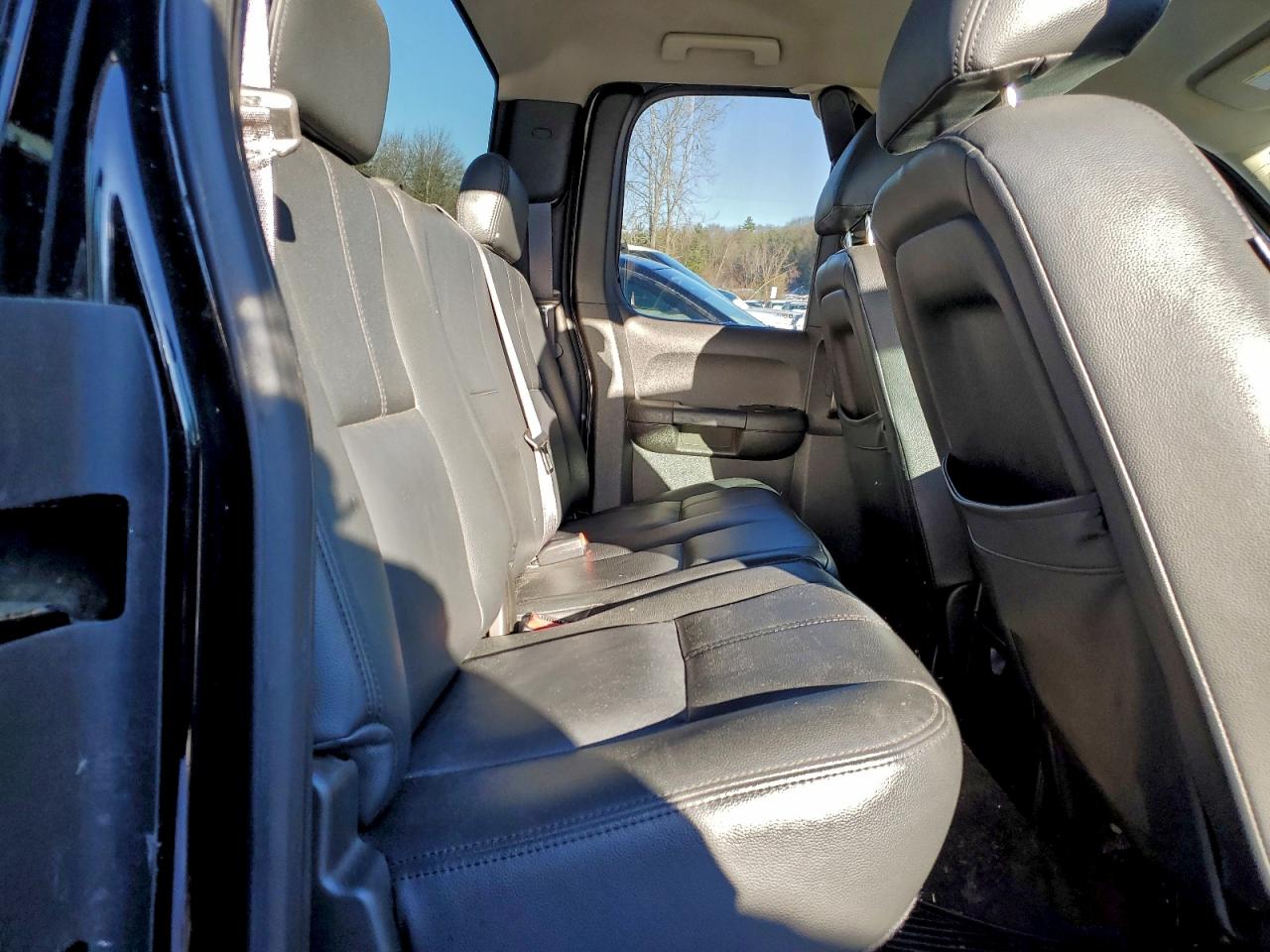 Chevrolet Silverado K1500 Lt Image 2