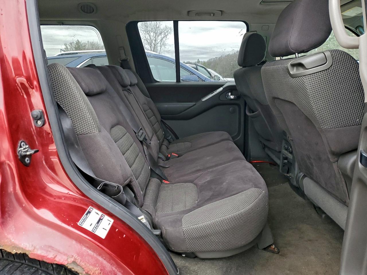 Nissan Pathfinder S Image 7