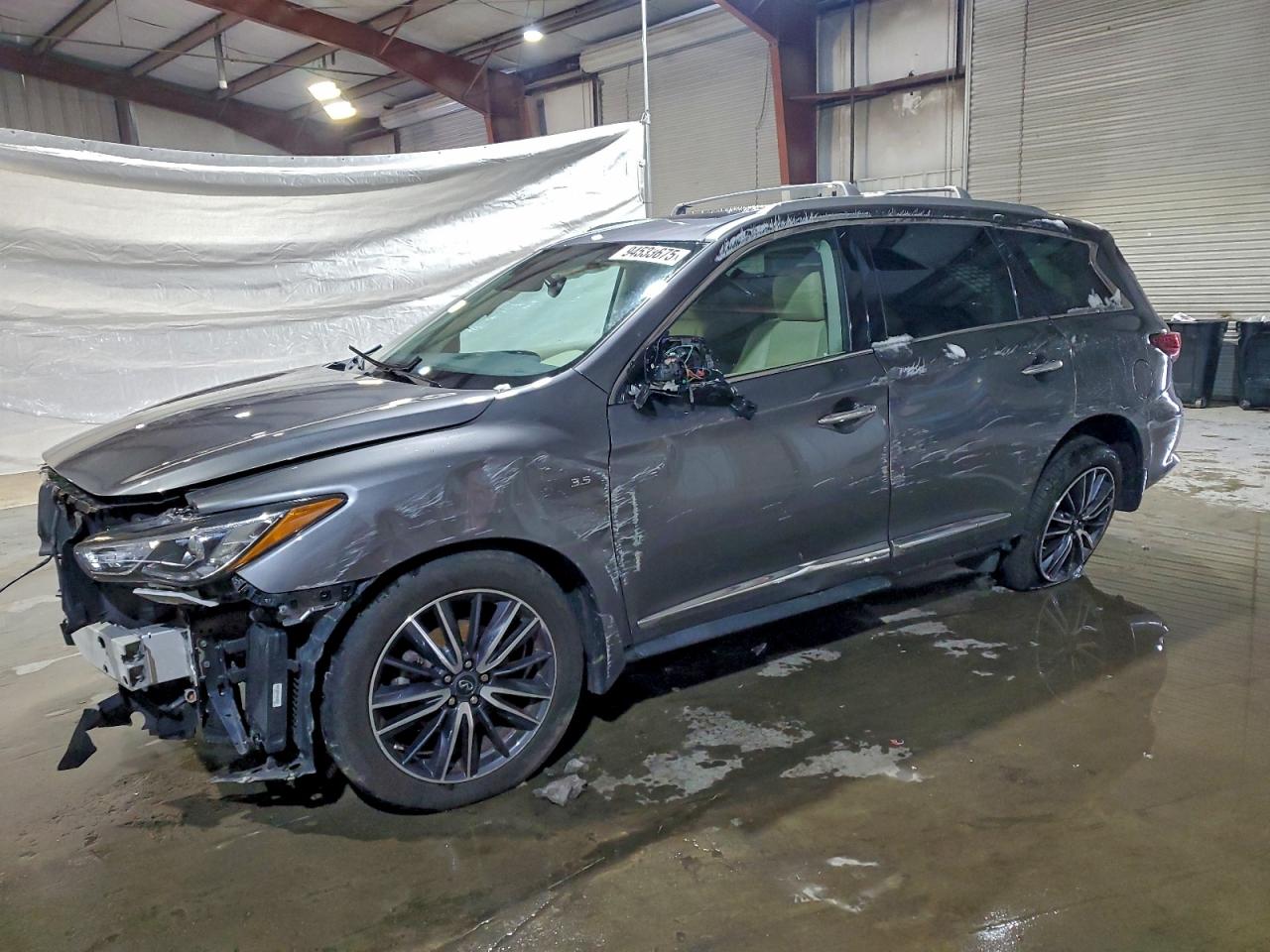 INFINITI Qx Luxe Image 1