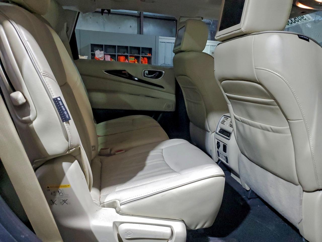 INFINITI Qx Luxe Image 9