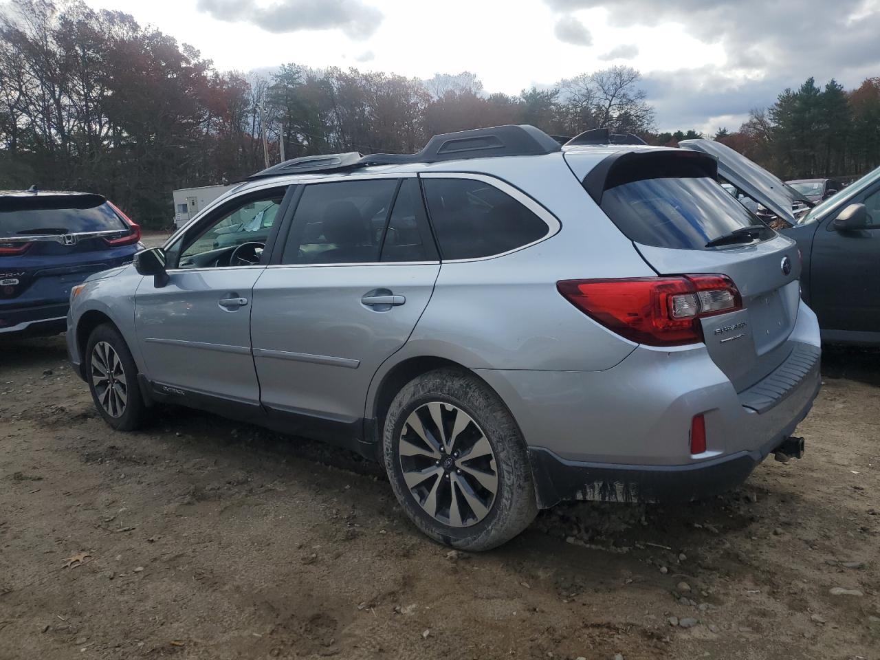 Subaru Outback 2.5i Limited Image 12