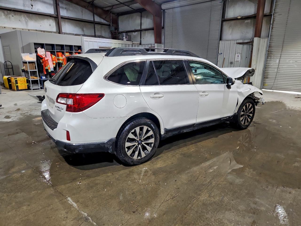 Subaru Outback 2.5i Limited Image 7