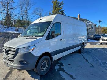 Salvage Mercedes-Benz Sprinter