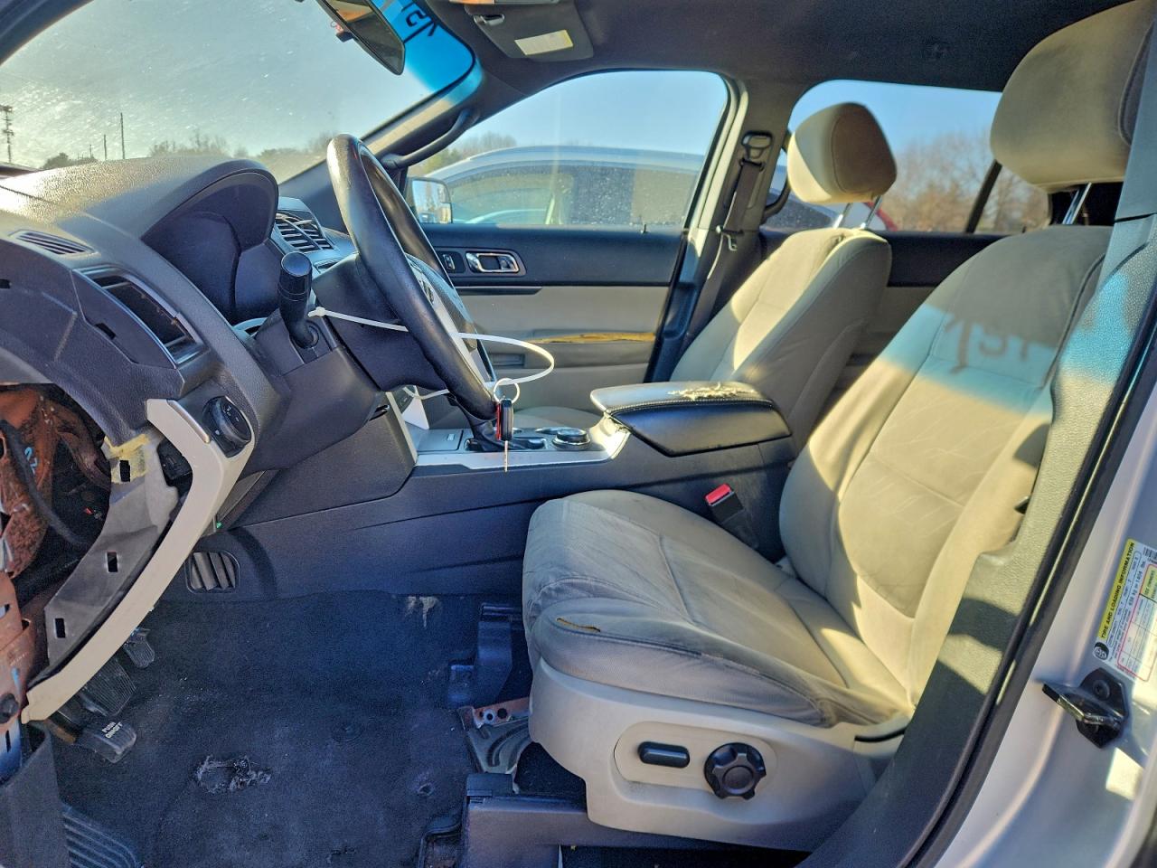 Ford Explorer Image 8