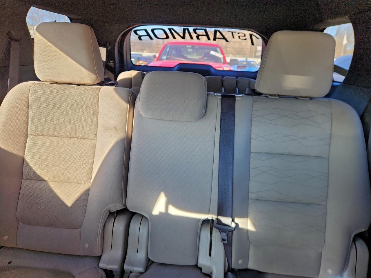 Ford Explorer Image 4