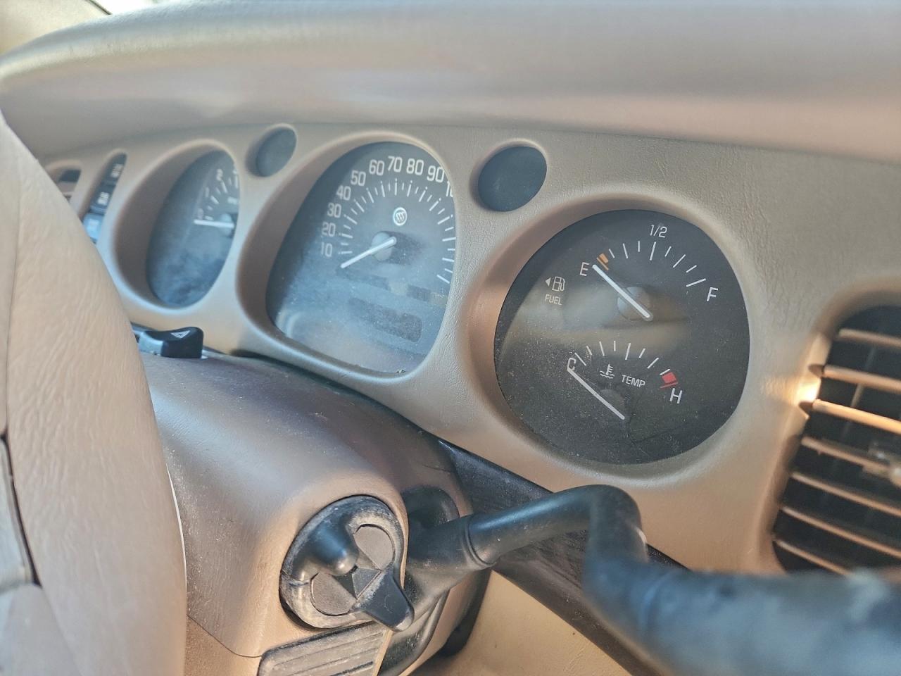 Buick LeSabre Limited Image 3